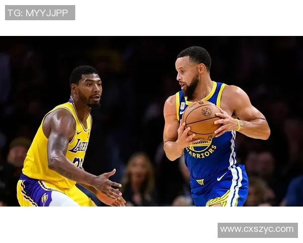 雷霆勇士激战11月23日NBA赛场精彩对决引发球迷热议